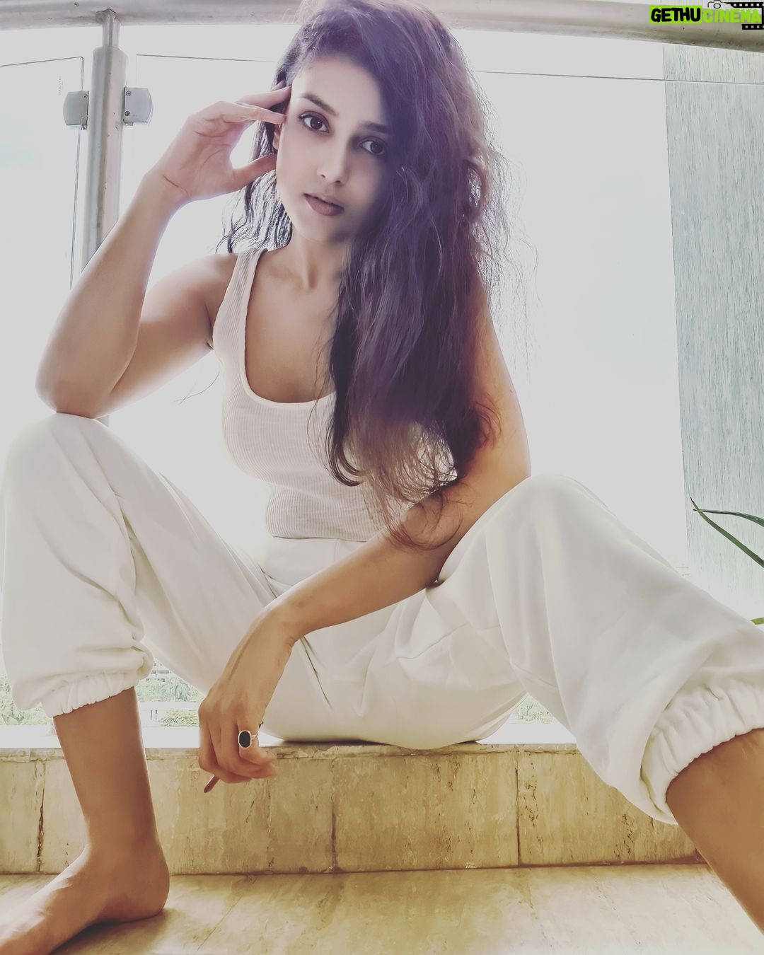 Mishti - 12.4K Likes - Wear your #attitude when you have nothing else to back you up
#attitude #love #instagram #instagood #photography #like #style #motivation #status #fashion #life #india #quotes #instadaily #photooftheday #loveyourself #lifestyle #smile #attitudequotes #likes #homephotoshoot #viral #bhfyp