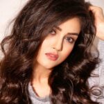 Mishti Instagram – Look into my eyes the way it would make my heart skip a beat 💓

#picoftheday #instadaily #instagood #instalove #myeyesonyou #beautyshot #curls #eyes #castaspell #love 
Clicked by @priyamdhar , @studio.f6
Makeup @makeup_by_srinu
Hairstylist @muskaan5155