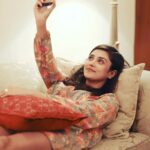 Mishti Instagram - Admiration knows no limit🙈😜 . #chilling #chillingmode #cute #offday #relaxmode #beautiful #instadaily #myself #picoftheday #cutegirl #selfie #selflove #selfobsessed #selfadmiration 📷 @zoominmomentsbyhardik