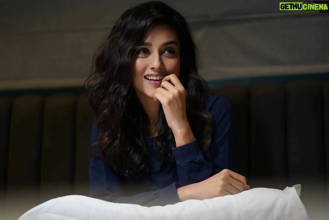 Mishti - 12.9K Likes - U gotta have strength in your wings.... There will always be people to pull you down... 😉
.
.
.
📷 @pj_shanth
#morningvibes #instagood #selfconfidence #picoftheday #mishtichakravarty #flawless #beautiful #pictureperfect #selflove #picstagram #goodvibes #quotes #quotesaboutlife #quotesoftheday #quotestagram #quotesdaily