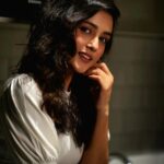 Mishti Instagram - She might be delicate.... But just on the surface 😅🙏 📷 @pj_shanth #mishtichakravarty #picoftheday #happiness #love #instagood #mysterious #instagood #instagram #beauty #beautiful