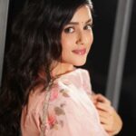 Mishti Instagram - Glistening under the veil... ❤️ 📷 @pj_shanth . . #morningvibes #instagood #instagram #indiangirl #indianbeauty #mishtichakravarty #flawless #indianwear #ethnic #culture #bindi #indianbeauty #india #indianfashion