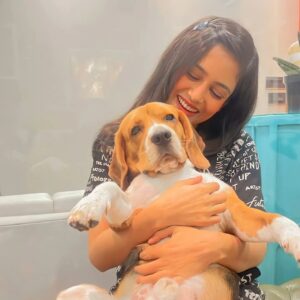 Mishti Instagram - The best photoshoot partner😂

.

#mishtichakravarty #cute #cutepuppy #cutepuppies #instagood #realfun #dogsofinstagram #doggolove #puppiesofinstagram #puppy #instagood #puppylove #doggy