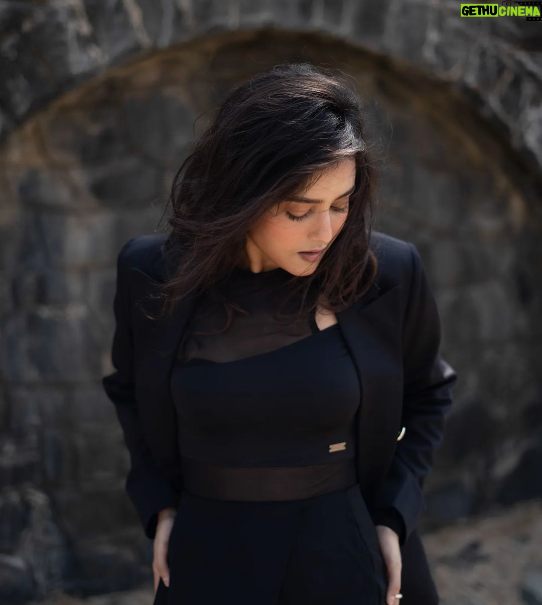 Mishti - 13.9K Likes - SWIPE 👉👉
She might just look fragile....
Bt she has fire inside.....
Stylist/creative - @shreyandurjastyle
Photographer - @sudopicia
Mua - @thatgalwithmakeup
Outfit - @theforbiddenfruit_india
Blazer- @kayjaybykritika
.
.
.
#morningvibes #instagood #selfconfidence #picoftheday #reelsinstagram #reelkarofeelkaro #reelstrending #fashion #clasyfashion #bossbabe #effortlesschic #beautiful #beauty #indiangirl #beautifulindiangirl #viral #viralpost #sexy #morningvibes #morningmood #mishtichakravarty