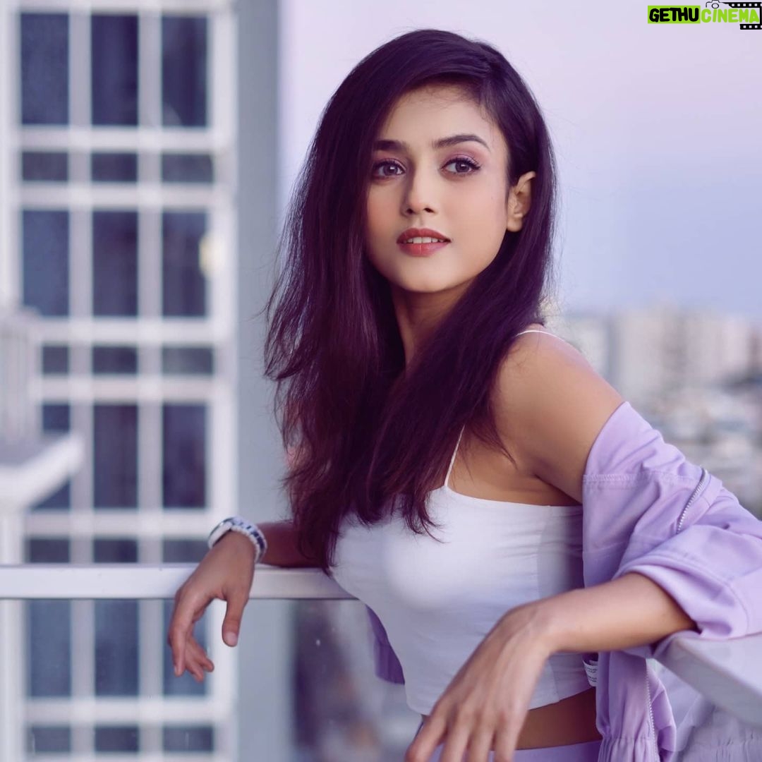 Mishti - 13.2K Likes - Be everything u want to be... When u want to be....
📷📷 @vinaysharmaofficiaal
@vinayshaarma
#motivation #happy #photography #instagood #photooftheday #beautiful #pictureperfect #selflove #picstagram #lilac #lilacdress #lilacday #lilaclove #lilacsky #brighthues #brighteyes