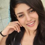 Mishti Instagram - A few smiles a day Can keep the doctor away😅😅 #mishtichakravarty #smile #photooftheday #cute #chill #chillvibes #instagood #prettygirl #indiangirl