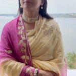 Mohena Singh Instagram - Beautiful time in beautiful Bhopal… Thank you @diva_designer_store for such a pretty saree. I absolutely loved it. Thank you for these beautiful clips masi ♥️ @shilpime LAKE VIEW ASHOK Bhopal