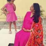 Mohena Singh Instagram - 🌸🌼 The Maternal Team 🌼🌸 My heart is filled with gratitude for all your love and blessings 🙏🏽 @madhoo_v11 @maharaja_rewa @vasundhrarajlaxmi @divyarajsinghrewa #mysurvandita Mumbai - मुंबई