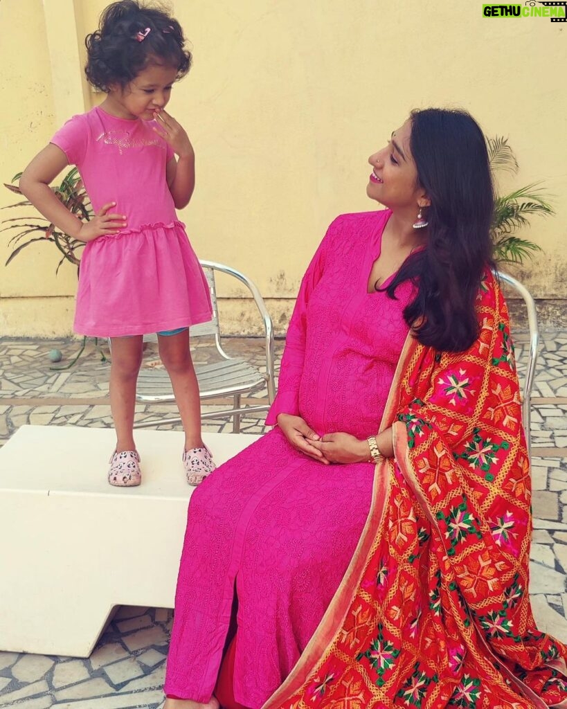 Mohena Singh Instagram - 🌸🌼 The Maternal Team 🌼🌸 My heart is filled with gratitude for all your love and blessings 🙏🏽 @madhoo_v11 @maharaja_rewa @vasundhrarajlaxmi @divyarajsinghrewa #mysurvandita Mumbai - मुंबई