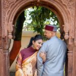 Mohena Singh Instagram – Embracing the new phase. 
Thanking god for her grace 🙏🏽
🌺🌼🌸
@suyeshrawat 

📷 @shrirangswarge 🤍