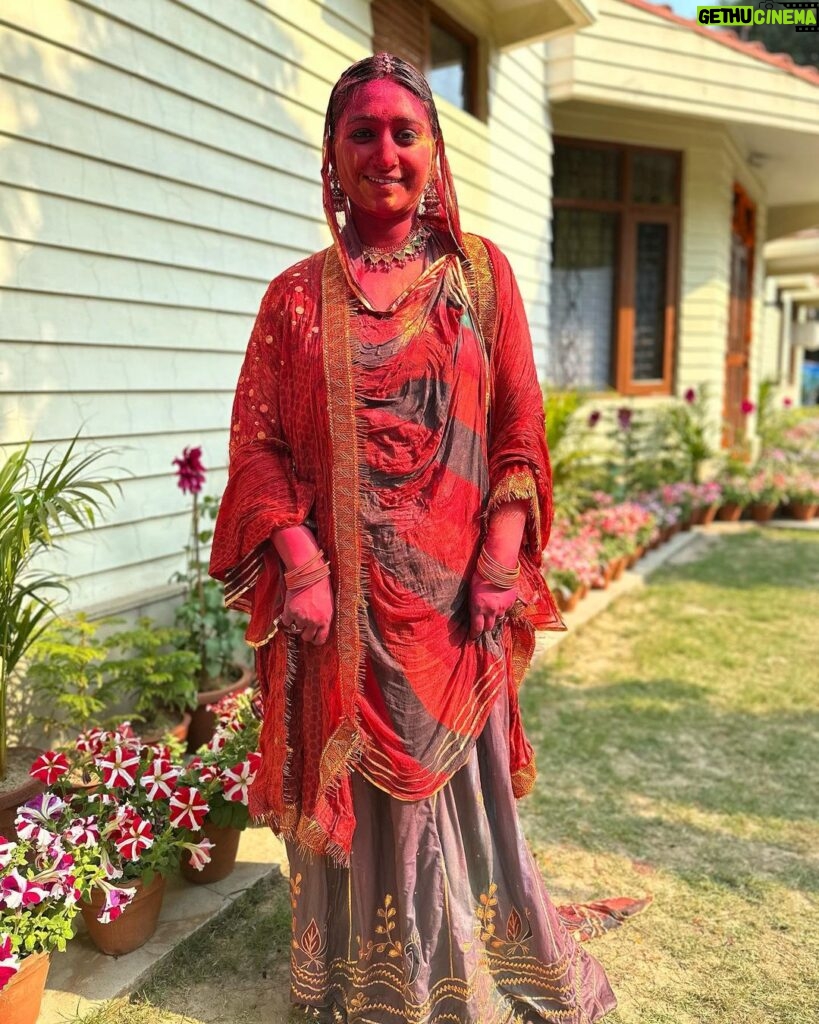 Mohena Singh Instagram - Hope everyone had a wonderful and colourful Holi 🙏🏽🎨 आप सभी को होली के पावनपर्व की हार्दिक शुभकामनाएँ । 🌼