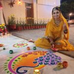 Mohena Singh Instagram - Wishing everyone a very Happy Diwali 🪔 Thank you so very much for all your wishes and love. Also excited to share my Rangoli with you’ll. Hope the colours give you immense Joy. Dehra Dun, India