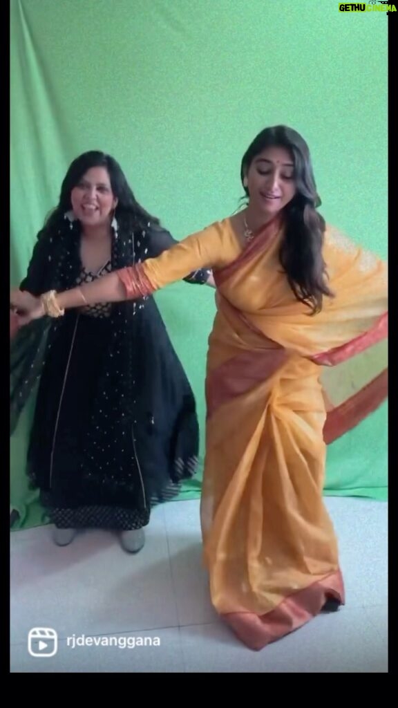 Mohena Singh Instagram - Our navratri vibes is already here. Meet our diva @mohenakumari dancing to the tunes of navratri. Catch our special navratri episode soon. #mohenakumari #mohenakumarisingh #mohenaaddicted #rimorav #tv #navratri #navratrispecial #falgunipathak #rjdevangana #mohenasingh