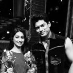 Mohena Singh Instagram - Still trying to process this… May your soul rest in peace Sid. May god give strength to aunty and your family. I can’t imagine the kind of strength she will need to bear your loss. Goodbye old friend. Om Shanti 🙏🏽 @realsidharthshukla