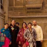 Mohena Singh Instagram - Last one of Beautiful Jaisalmer with family 🐪🏜️🌻