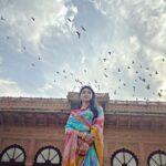 Mohena Singh Instagram - Navratri Day 8 & 9 : Pink & Sky Blue Can’t say “Happy” Ramnavami to all... as not much to be happy about these days. But I really hope this day brings some peace , healing and relief to all those in need. There are definitely blessings out there... and they are needed now.