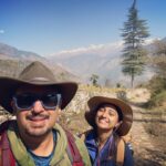 Mohena Singh Instagram - "I like like the mountains, because they make me feel small. They help me sort out what's important in life." ~ Mark Obmascik @suyeshrawat 🌸