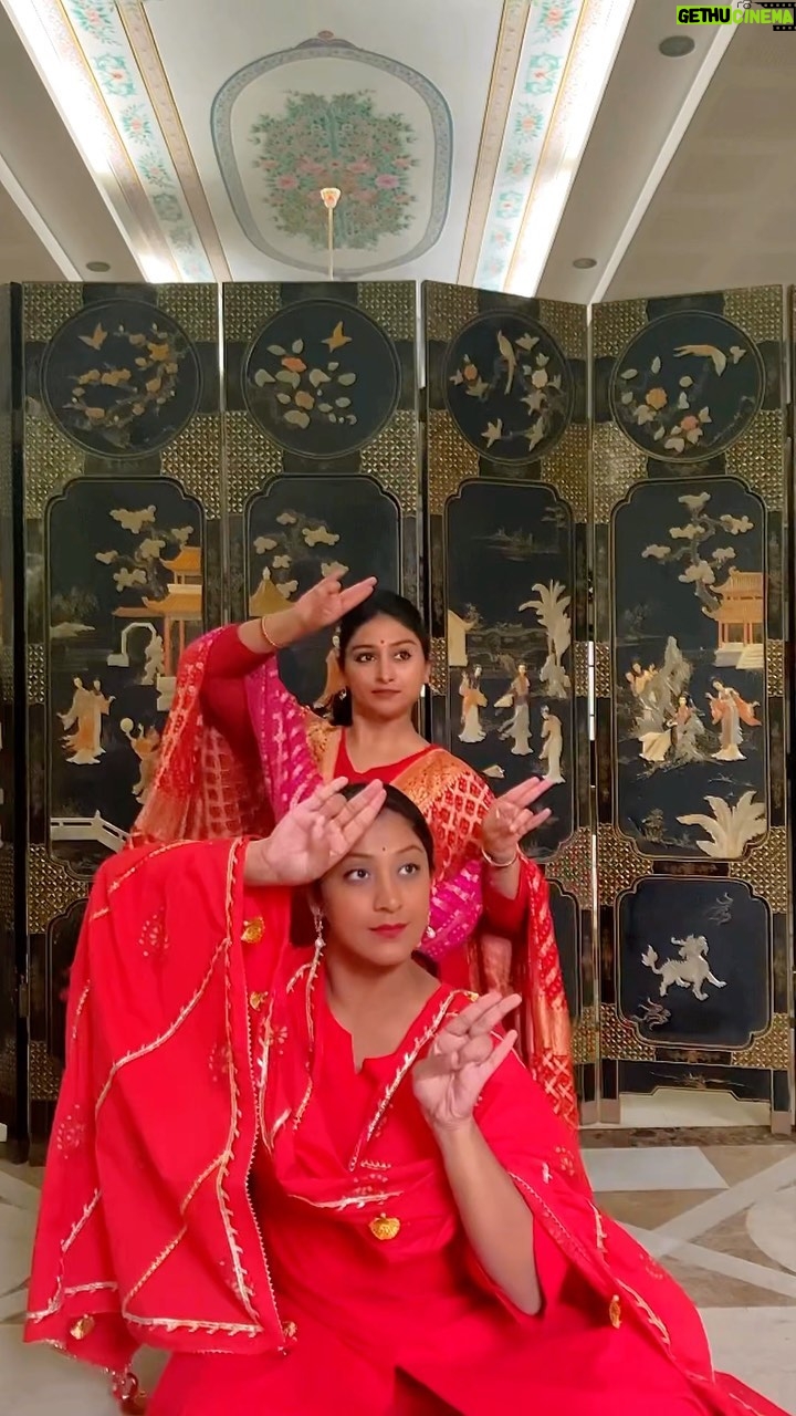 Mohena Singh Instagram - Happy Wedding Anniversary @daminibisht_kathak Here’s your gift 🎁 ( Our Little experiment )