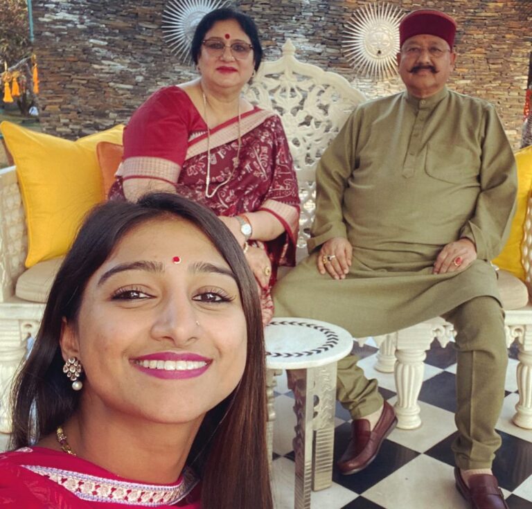 Mohena Singh Instagram - I’m so glad and so grateful that I have such a kind hearted Father-in-Law. Thank you for taking care of us all and trying to bring happiness into our lives every step of the way. Thank you for your love and blessings. Wish you a very Happy Father’s Day Papa Hukam @satpalmaharajofficial