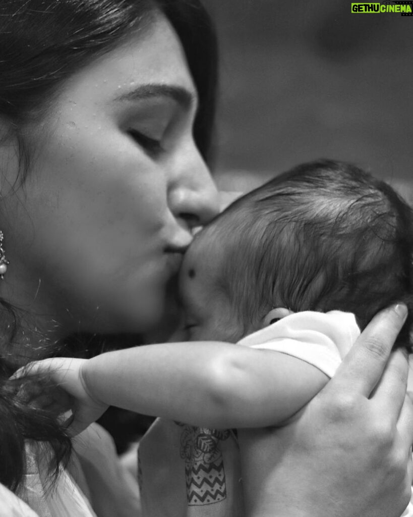 Mohena Singh Instagram - Happy 3 months my Dear Son 🎂 #dearayaansh @suyeshrawat Thank you for this beautiful picture @sahil_saxena_ Dehra Dun, India