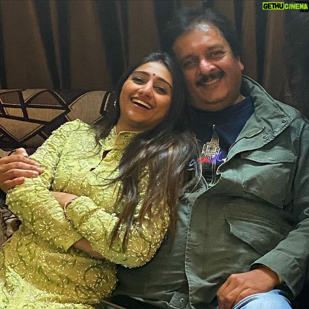 Mohena Singh Instagram - I love you Papa. Happy Birthday 🎂 @maharaja_rewa