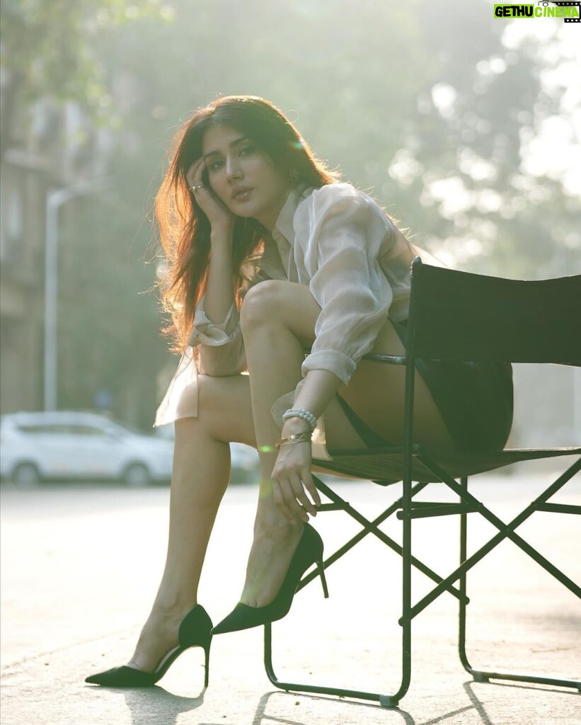 actress-monica-sharma-hd-instagram-photos-and-wallpapers-december-2023