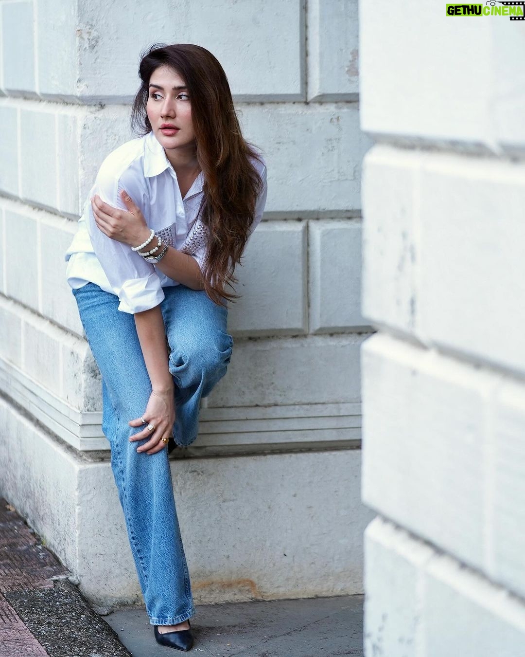 Monica Sharma Instagram - You gotta girlfriend 🫰🏻 . . . . 📷- @man.with.a.dreamm . . . . . #explore #fashion #instapic Mumbai, Maharashtra