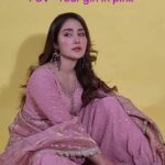 Monica Sharma Instagram - How did you like the #laadla song? 💕 . . . @yourstylistforever 💕 . . . . . #explorepage #reelsinstagram Mumbai, Maharashtra