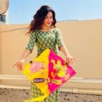 Mrinal Deshraj Instagram - HAPPIEST MAKAR SANKRANTI FROM ME AND MINE TO YOU AND YOURS❤️ : TIL LADOO COURTESY:- @brijwasi❤️ : #makarsankranti #sankranti #festival #india #lohri #kitefestival #uttarayan #kites #happymakarsankranti #kiteflying #kite #pongal #patang #instagram #indianfestival #makarsankrantispecial #bhfyp #photography #mumbai #internationalkitefestival #winter #fun #maharashtra #kitesurfing #love #kitemessage #instagood #kiteboarding #mreedazzle #mreenaldeshraj❤️ Mumbai, Maharashtra