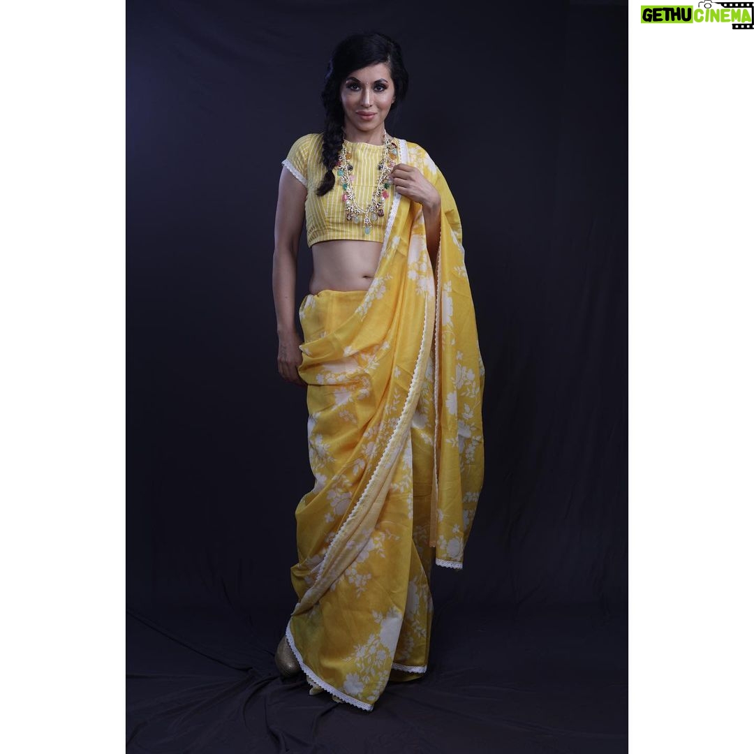 Mrinal Deshraj Instagram - WHERE THERE IS A WOMAN, THERE IS MAGIC♥️ : HAPPY WOMEN’S DAY♥️TO ALL OF YOU : #throwback from 8th March 2021 #womenday #women #womendays #womensday #march #womenempowerment #like #womenesia #love #internationalwomensday #womenpotrait #fashion #portrait #photography #womensbest #beauty #womensupportingwomen #portraitphotography #beautiful #womenstyle #modelphoto #mreenaldeshraj♥️