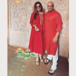 Mrinal Deshraj Instagram – HAPPY DIWALI♥️
:
Shine like Sparkles,
Glow like Candles, and
Burn all the Negativity like Crackles.
Wish you all a very lovely & cheerful Diwali♥️
:
Clicked by @drkanishkajain ♥️
:
#diwali #india #festival #happydiwali #love #diwaligifts #diwalidecorations #mreenaldeshraj #diwalicelebration #indian  #festive ♥️
