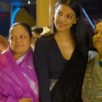 Mugdha Godse Instagram - @mugdhagodse rocked the Saree Draping session with her label #SareeMood—ladies onboard were all smiles, draped in style and elegance. 🔥🤩 DM us for more such interesting collaborations! ✉️ #CruiseWithTheStarsS3 Cruise partner:@costacruisesindia Fintech partner:@buddy_xofficial #CWTSS3 #CruiseWithTheStars #mugdhagodse #sareelove #costacruises #sareemood #sareefashion #sareeindia India