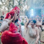 Mukti Mohan Instagram - Wah Wah Ramji Jodi Kya Banai - Bhaiya aur Bhabhi ko Badhai ho Badhai 💕 Blessed to have witnessed the divine union of these 2 beautiful souls. ♾️ My dream was to have a sister, and it’s finally come true ! Welcome to our madhouse family Bhabhi @muktimohan Let’s be partners in crime for life 😎 Nitin & I wish you both from the bottom of our hearts that the love you have for each other grows by leaps and bounds and you build beautiful memories together. We love you guys immensely ❤️ 🥂 Captured by @themadeinheaven #KunalKoMiliMukti