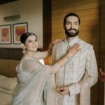 Mukti Mohan Instagram - Wah Wah Ramji Jodi Kya Banai - Bhaiya aur Bhabhi ko Badhai ho Badhai 💕 Blessed to have witnessed the divine union of these 2 beautiful souls. ♾️ My dream was to have a sister, and it’s finally come true ! Welcome to our madhouse family Bhabhi @muktimohan Let’s be partners in crime for life 😎 Nitin & I wish you both from the bottom of our hearts that the love you have for each other grows by leaps and bounds and you build beautiful memories together. We love you guys immensely ❤️ 🥂 Captured by @themadeinheaven #KunalKoMiliMukti
