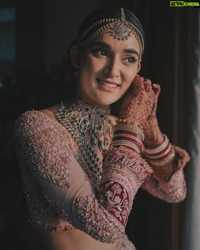 Mukti Mohan Instagram - This day is forever etched ♾ 🤍🧿🌸 Eternally grateful, thank you for your blessings 🙏🏼 Captured by : @themadeinheaven Styled by : @shreyandurjastyle Outfit : @payalkeyalofficial Jewellery : @kishandasjewellery Kaleeras : @beabhika Make up : @ritickasjalan Hair : @aaliyahussainhairmakeupcreator #KunalKoMiliMukti