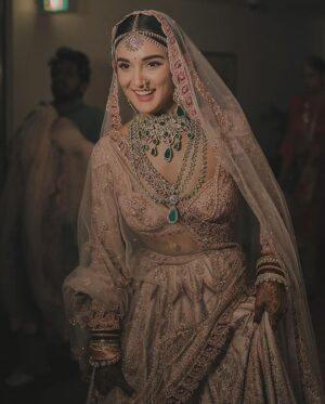 Mukti Mohan Instagram - This day is forever etched ♾️ 🤍🧿🌸

Eternally grateful, thank you for your blessings 🙏🏼

Captured by : @themadeinheaven 
Styled by : @shreyandurjastyle 
Outfit : @payalkeyalofficial 
Jewellery : @kishandasjewellery 
Kaleeras : @beabhika 
Make up : @ritickasjalan 
Hair : @aaliyahussainhairmakeupcreator

#KunalKoMiliMukti