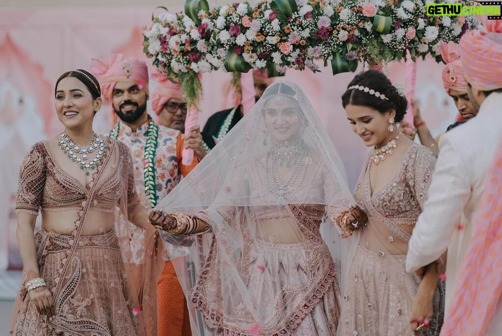 Mukti Mohan Instagram - “त्वयि सम्प्रेक्ष्य भगवान्स्त्वया हि विवाह्यते।” In you, I find my divine connection; with you, my union is destined. Grateful for the blessings bestowed by god, family and friends. Our families are ecstatic and seek your blessings for our journey forward as Husband and Wife 💑💫 #KunalKoMiliMukti