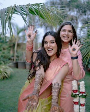 Mukti Mohan Instagram - It’s been a week already 🥹🦋🤲🏻

@themadeinheaven

#KunalKoMiliMukti