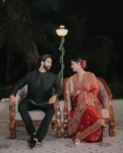 Mukti Mohan Instagram - 🌹 Captured by @themadeinheaven Styled by @shreyandurjastyle @shrey_vaishnav_ @urja__amin Mukti : Saree @jigarmaliofficial Jewellery @kishandasjewellery Shoes @theorohlife Hair @aaliyahussainhairmakeupcreator Make up @ritickasjalan Kunal : Outfit @siddhesh_chauhan Shoes @lussolifestyleofficial HMU @nayanhair #KunalKoMiliMukti