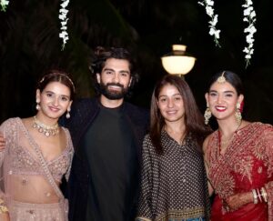 Mukti Mohan Instagram - Really feeling overwhelmed with love and blessings coming our way🥹 @kapilsharma @ginnichatrath @arrahman @sunidhichauhan5 @ayushmannk @tahirakashyap @aakritiahuja @aparshakti_khurana @anumalikmusic @salmanyusuffkhan @bharti.laughterqueen @punitjpathakofficial @neetimohan18 @nihaarpandya @mohanshakti @kmohan12 

Zindagi mein kuch acha kiya hoga ki sabka itna pyaar aur aashirwaad mil raha hai 🙏🏼 

With warm heart and folded hands Kunal and I, thank you for showering us with love ♥️🙏🏼 😭 I’m typing all this with fuzzy eyes and muzzy heart kyunki I’m nothing without you all Neeti Di, Nihaarji, Putchie Didi Bhai log, Shakti Di, Kriti Di, Nitin, Tithi, Anna, Dhillon, Vaani, Dvd and Lochi !!! 

Dher saara Pyaar from me, Kunal, Sharmas, Pandyas and now Thakurs 🙏🏼🥰

Eternally grateful, thank you for your blessings 🙏🏼

Captured by @themadeinheaven 
Styled by @shreyandurjastyle @shrey_vaishnav_ @urja__amin 

Host : @djhimanisingh 

Mukti :
Saree @jigarmaliofficial 
Jewellery @kishandasjewellery 
Hair @aaliyahussainhairmakeupcreator 
Make up @ritickasjalan 

Kunal : 
Outfit @siddhesh_chauhan 
Shoes @lussolifestyleofficial 
HMU @nayanhair

#KunalKoMiliMukti
