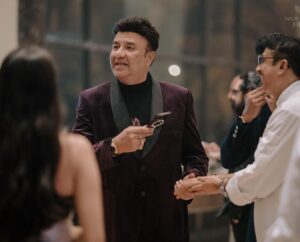 Mukti Mohan Instagram - Really feeling overwhelmed with love and blessings coming our way🥹 @kapilsharma @ginnichatrath @arrahman @sunidhichauhan5 @ayushmannk @tahirakashyap @aakritiahuja @aparshakti_khurana @anumalikmusic @salmanyusuffkhan @bharti.laughterqueen @punitjpathakofficial @neetimohan18 @nihaarpandya @mohanshakti @kmohan12 

Zindagi mein kuch acha kiya hoga ki sabka itna pyaar aur aashirwaad mil raha hai 🙏🏼 

With warm heart and folded hands Kunal and I, thank you for showering us with love ♥️🙏🏼 😭 I’m typing all this with fuzzy eyes and muzzy heart kyunki I’m nothing without you all Neeti Di, Nihaarji, Putchie Didi Bhai log, Shakti Di, Kriti Di, Nitin, Tithi, Anna, Dhillon, Vaani, Dvd and Lochi !!! 

Dher saara Pyaar from me, Kunal, Sharmas, Pandyas and now Thakurs 🙏🏼🥰

Eternally grateful, thank you for your blessings 🙏🏼

Captured by @themadeinheaven 
Styled by @shreyandurjastyle @shrey_vaishnav_ @urja__amin 

Host : @djhimanisingh 

Mukti :
Saree @jigarmaliofficial 
Jewellery @kishandasjewellery 
Hair @aaliyahussainhairmakeupcreator 
Make up @ritickasjalan 

Kunal : 
Outfit @siddhesh_chauhan 
Shoes @lussolifestyleofficial 
HMU @nayanhair

#KunalKoMiliMukti