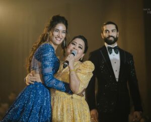 Mukti Mohan Instagram - Really feeling overwhelmed with love and blessings coming our way🥹 @kapilsharma @ginnichatrath @arrahman @sunidhichauhan5 @ayushmannk @tahirakashyap @aakritiahuja @aparshakti_khurana @anumalikmusic @salmanyusuffkhan @bharti.laughterqueen @punitjpathakofficial @neetimohan18 @nihaarpandya @mohanshakti @kmohan12 

Zindagi mein kuch acha kiya hoga ki sabka itna pyaar aur aashirwaad mil raha hai 🙏🏼 

With warm heart and folded hands Kunal and I, thank you for showering us with love ♥️🙏🏼 😭 I’m typing all this with fuzzy eyes and muzzy heart kyunki I’m nothing without you all Neeti Di, Nihaarji, Putchie Didi Bhai log, Shakti Di, Kriti Di, Nitin, Tithi, Anna, Dhillon, Vaani, Dvd and Lochi !!! 

Dher saara Pyaar from me, Kunal, Sharmas, Pandyas and now Thakurs 🙏🏼🥰

Eternally grateful, thank you for your blessings 🙏🏼

Captured by @themadeinheaven 
Styled by @shreyandurjastyle @shrey_vaishnav_ @urja__amin 

Host : @djhimanisingh 

Mukti :
Saree @jigarmaliofficial 
Jewellery @kishandasjewellery 
Hair @aaliyahussainhairmakeupcreator 
Make up @ritickasjalan 

Kunal : 
Outfit @siddhesh_chauhan 
Shoes @lussolifestyleofficial 
HMU @nayanhair

#KunalKoMiliMukti