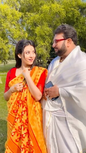 Nabanita Malakar Instagram - Onno kichu 😬🤓😜 @bhattacharyadebayan

#roopsagoremonermanush #ragini #newlook #sunbangla #svf 
#trending #trendingreels #trendingsongs #trend #instagram #instagood #instadaily #nabanitamalakar #nabanitamalakar09 #nabanitamalakarofficial #nabanitamalakardoyel