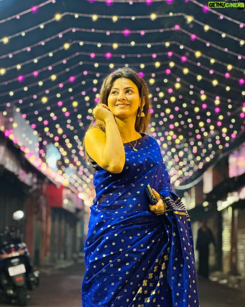 Nabanita Malakar Instagram - 💙💙💙 #kalipuja #kalipuja2023 #diwali #diwali2023 #lights #festival #festive #trending #trendingreels #trendingsongs #trend #instagram #instagood #instadaily #nabanitamalakar #nabanitamalakar09 #nabanitamalakarofficial #nabanitamalakardoyel Kolkata