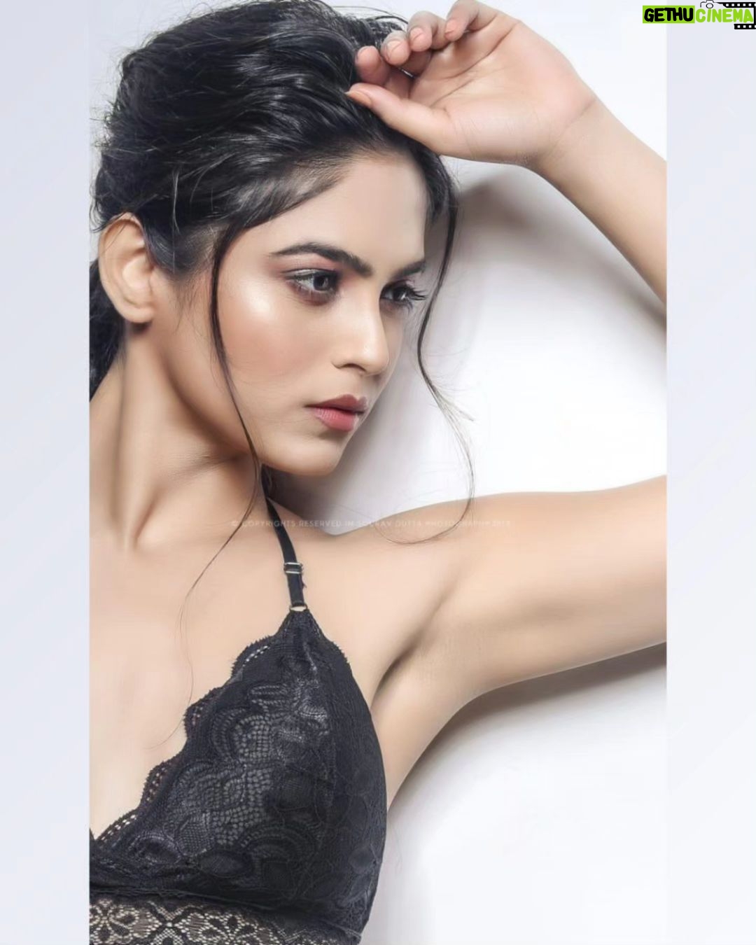 Naina Ganguly Instagram - Elegance is the only beauty that never fades! 🖤