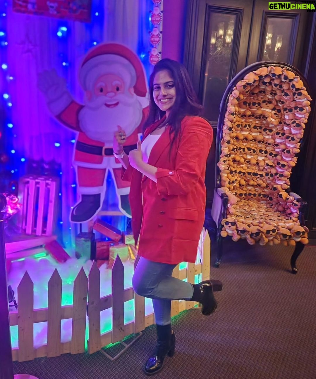 Naina Ganguly Instagram - Christmas isn't just a day, it's a frame of mind.❤️ A Christmas Evening Well spent. 🎄🎅⭐️