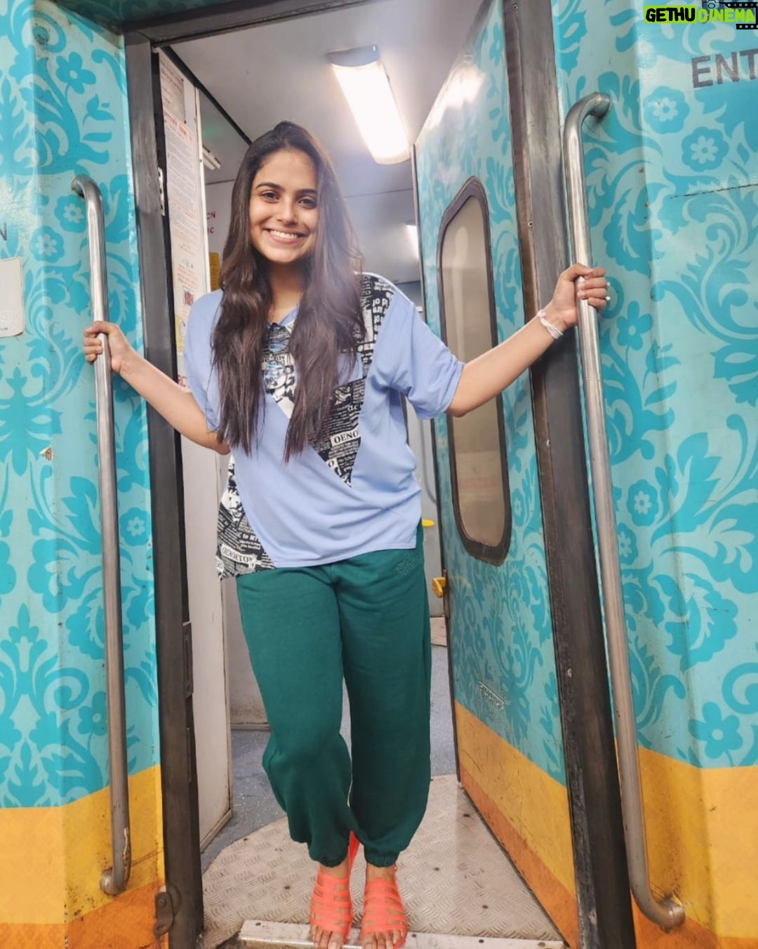 Naina Ganguly Instagram - Life is a journey, travel it well. 🚉