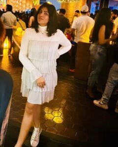 Naina Sarwar Instagram - Some Shimmy time is so must✨️