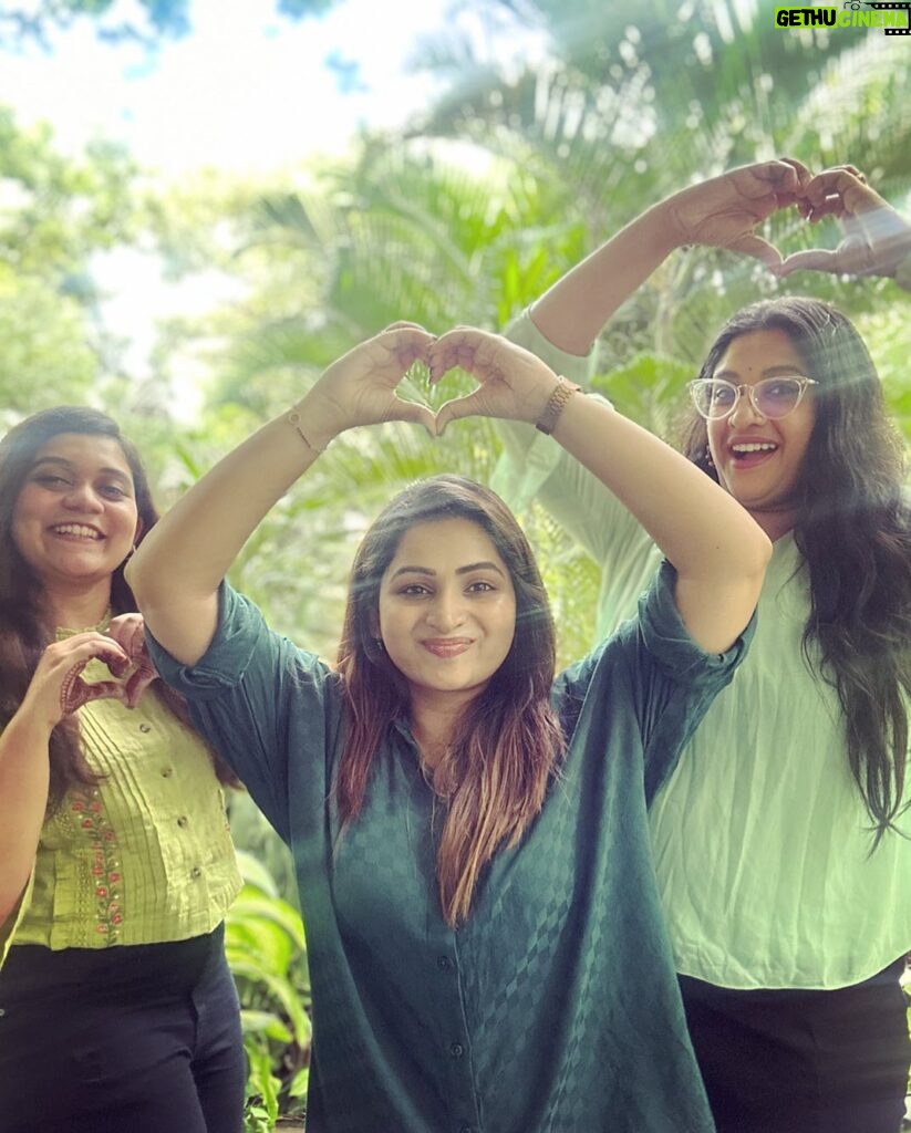 Nakshathra Nagesh Instagram - Pachakilis ❤️ #gogreen #mygirls #coincidentaltwinning Amethyst