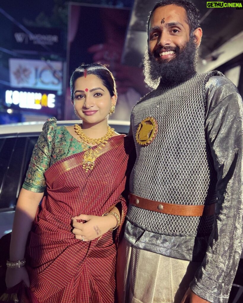 Nakshathra Nagesh Instagram - The first time Raghav and I dressed up for a costume party, and we went as #katappa and #rajamathasivagamidevi 🤓 Thank you @themadrascommune for organizing something so cool in Chennai. #kollywoodhalloween